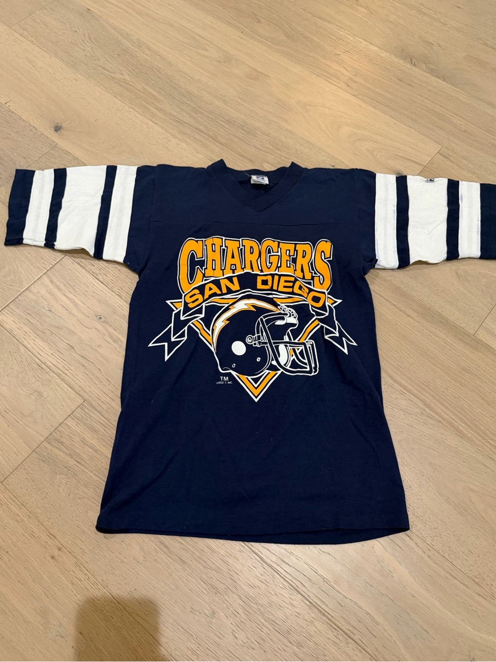 Vintage San Diego Chargers NFL T-Shirt Logo 7
Size small